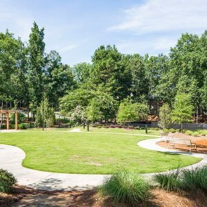 outdoor space at overlook apartments in sandy springs